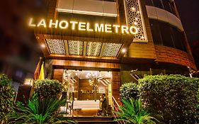 La Hotel Metro Near Bkc